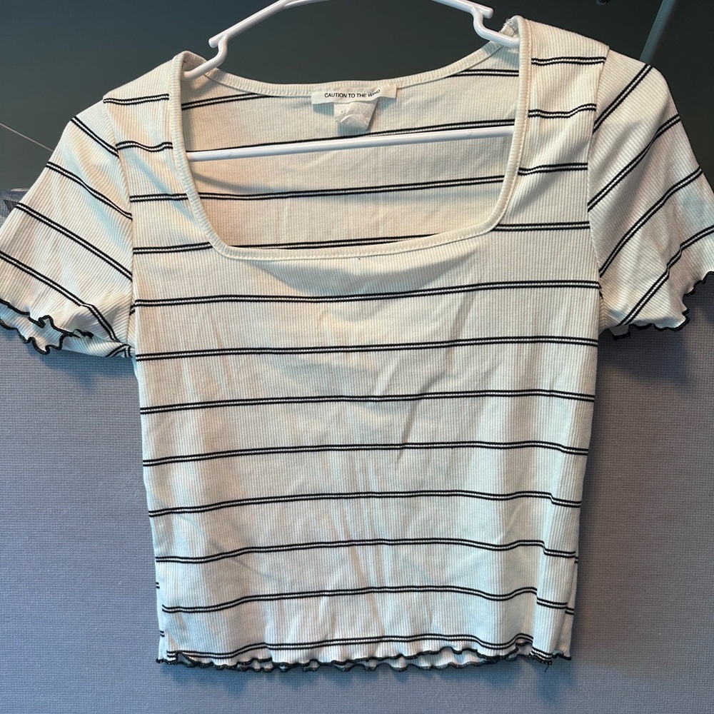 Caution to the wind, white-black striped crop top
